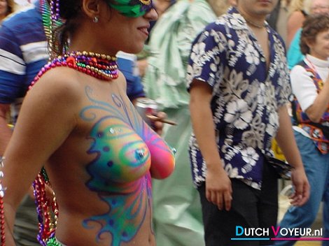 freule ligt op de zwoele onderbroek!!!
