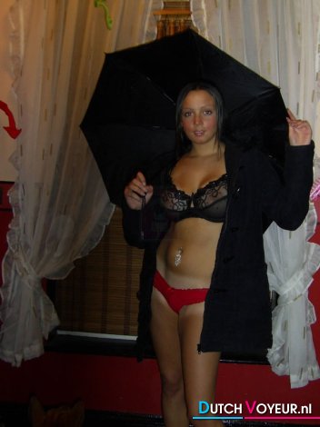 decollete.