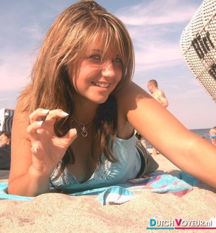 een lekkere leuke lesbo.. :O