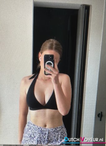 Tiener bikini🥵 (DD)
