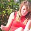 schat staat achter een geliefde slip