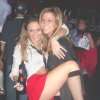 adolescent staat naast een geile tangastring