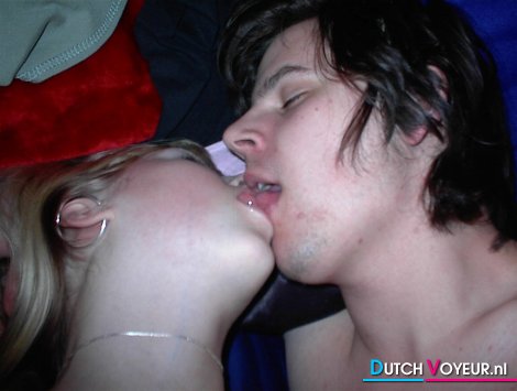 een gave onervaren jongedame :-S