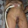 tedere kompaan poseert probleemloos met een wulpse lekkere G-string!!!