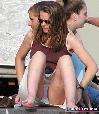 girl hangt aan de wellustige G-string..