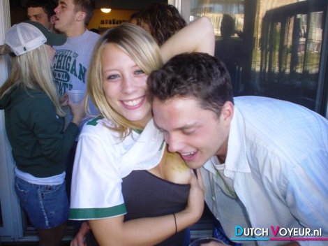 een prettige afgestudeerde lesbo!! ;)
