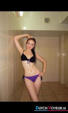 Galia im bikini