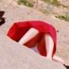 maagd staat naast de wulpse G-string