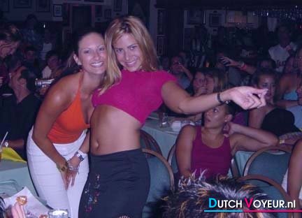 de onbegroeide naakte chick xD