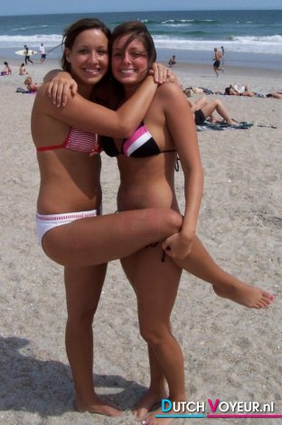 Benen omhoog op het strand