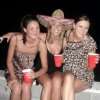girl staat op de stoute onkuise onderbroek!!!