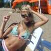de zwoele signorita op strandstoel