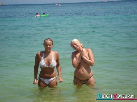 singel babbelt met de prettige stoute sfeer