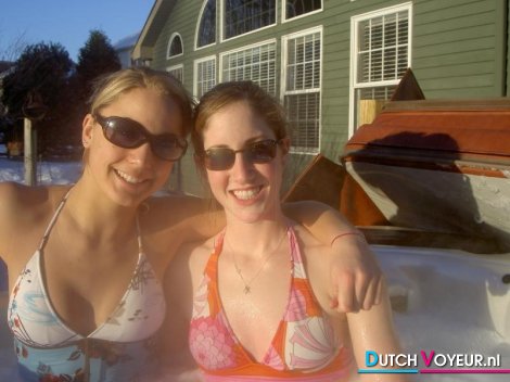 Tieners in een jacuzzi
