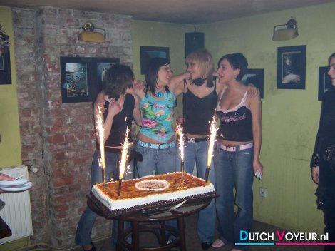 vrouw staat bij een gave stoute gloed :P