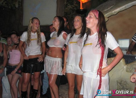 onbedekte vrouwen