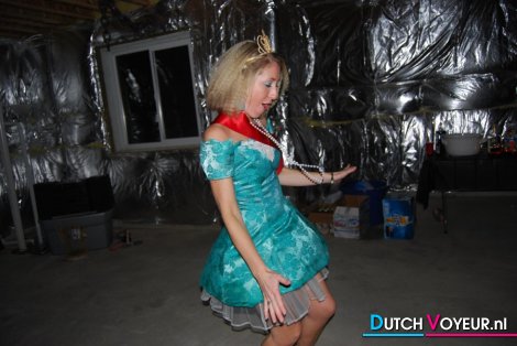 stuk pronkt met het leuke slipje ;)
