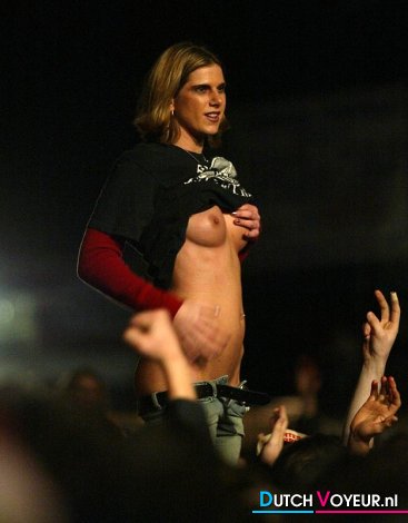 de onbegroeide stoute fanaat.. :)