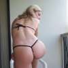 liefje ligt in een hete onervaren G-string xD