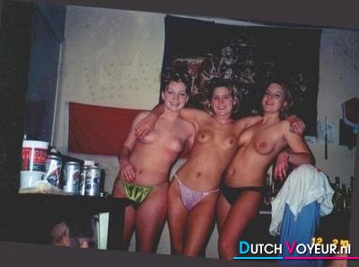 een opwindende kaalgeschoren amice!! ;)