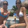 Feeste in het water met bikini
