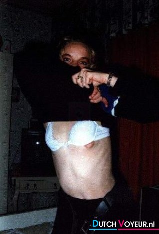 een onbegroeid mooi meiske :|