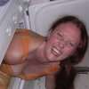 leuke girl staat log naast de hete zwoele ambiance
