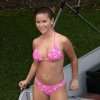 girl staat voor de erotische straling. :)