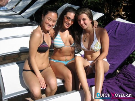 Smaakvolle dames in bikini